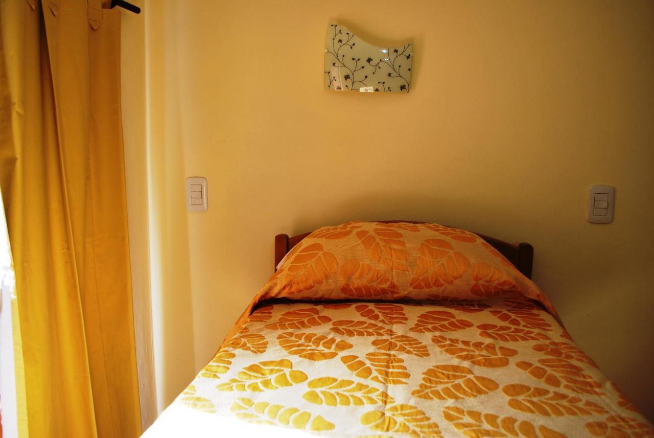 Hostel Pioneros Del Valle El Chaltén Zewnętrze zdjęcie
