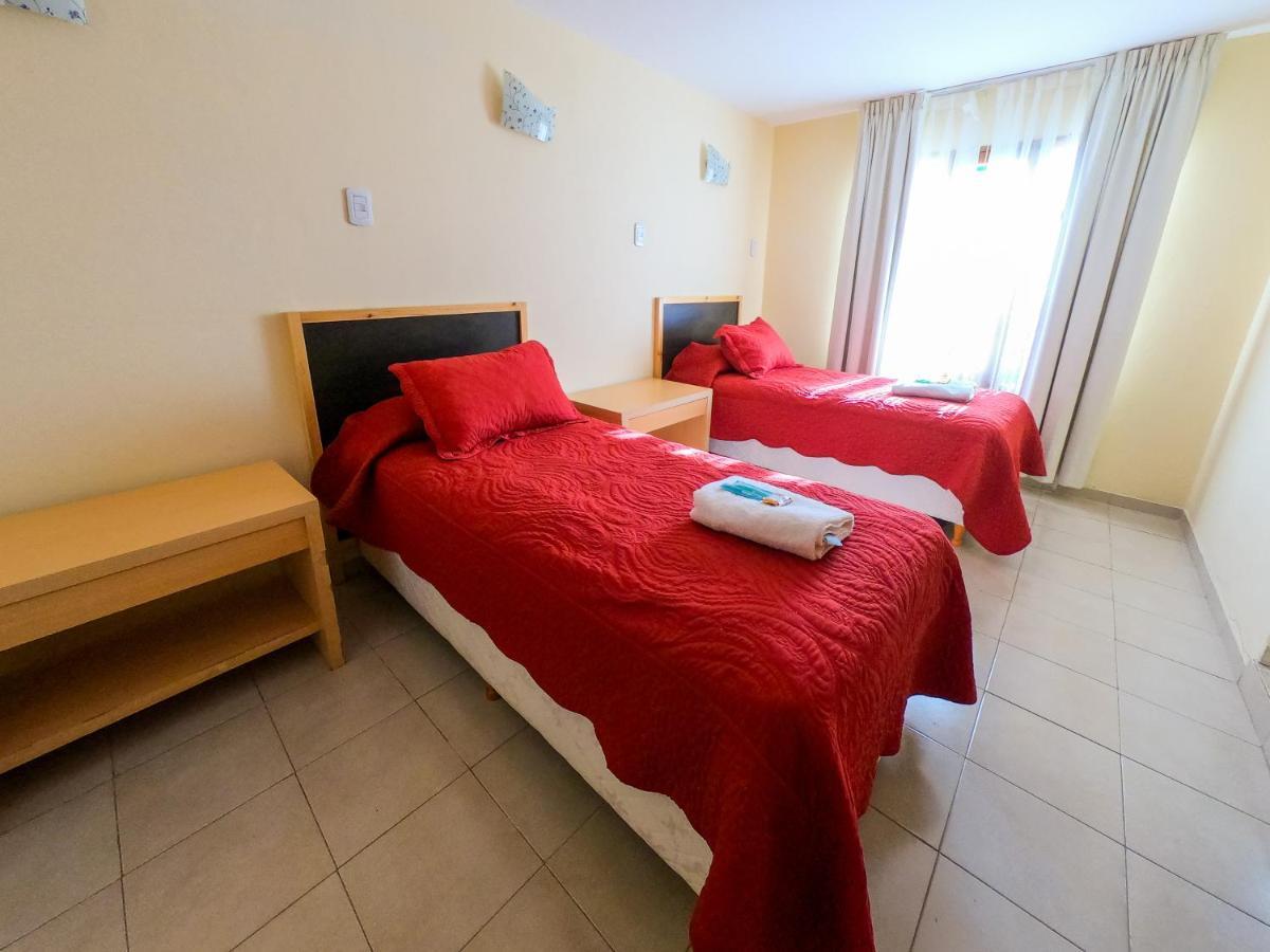 Hostel Pioneros Del Valle El Chaltén Zewnętrze zdjęcie