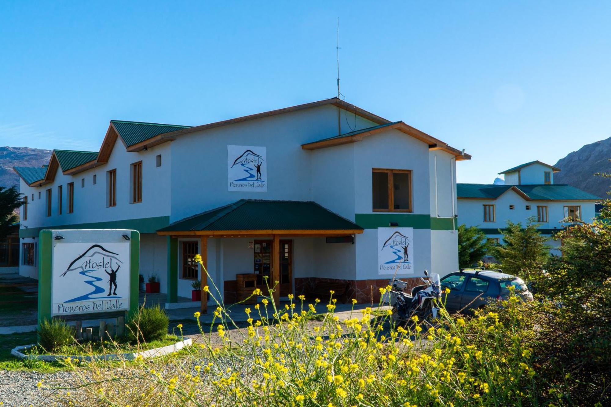 Hostel Pioneros Del Valle El Chaltén Zewnętrze zdjęcie