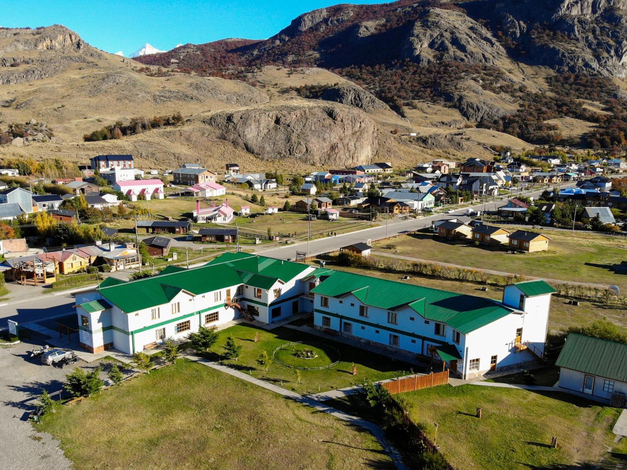Hostel Pioneros Del Valle El Chaltén Zewnętrze zdjęcie